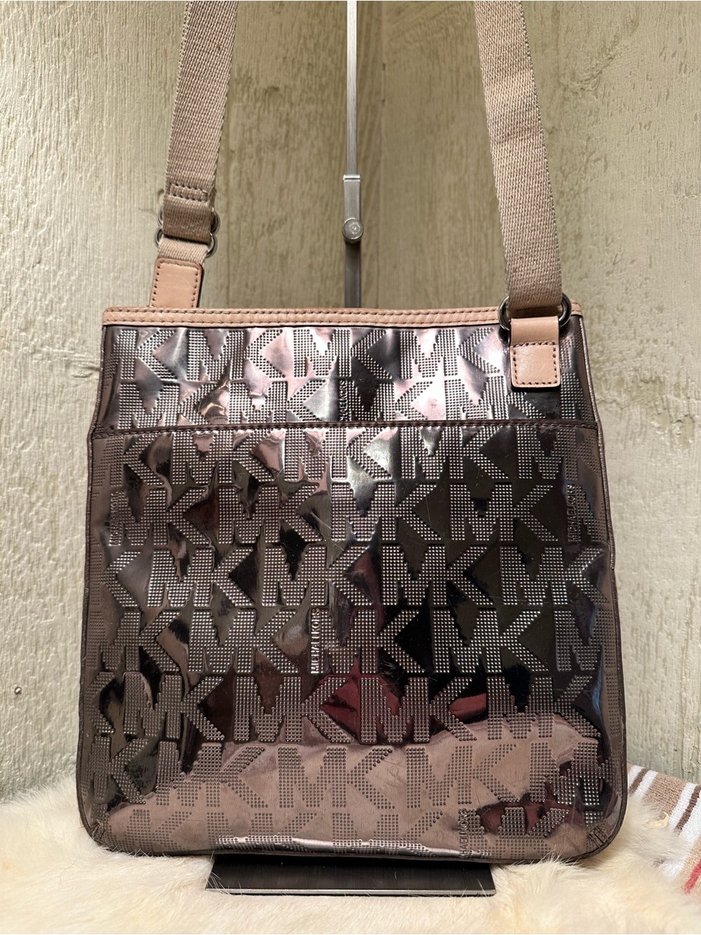Michael Kors Metallic Bronze Patent MK Crossbody Bag - Picture 4 of 6